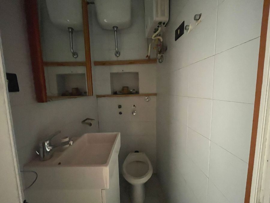 42884
